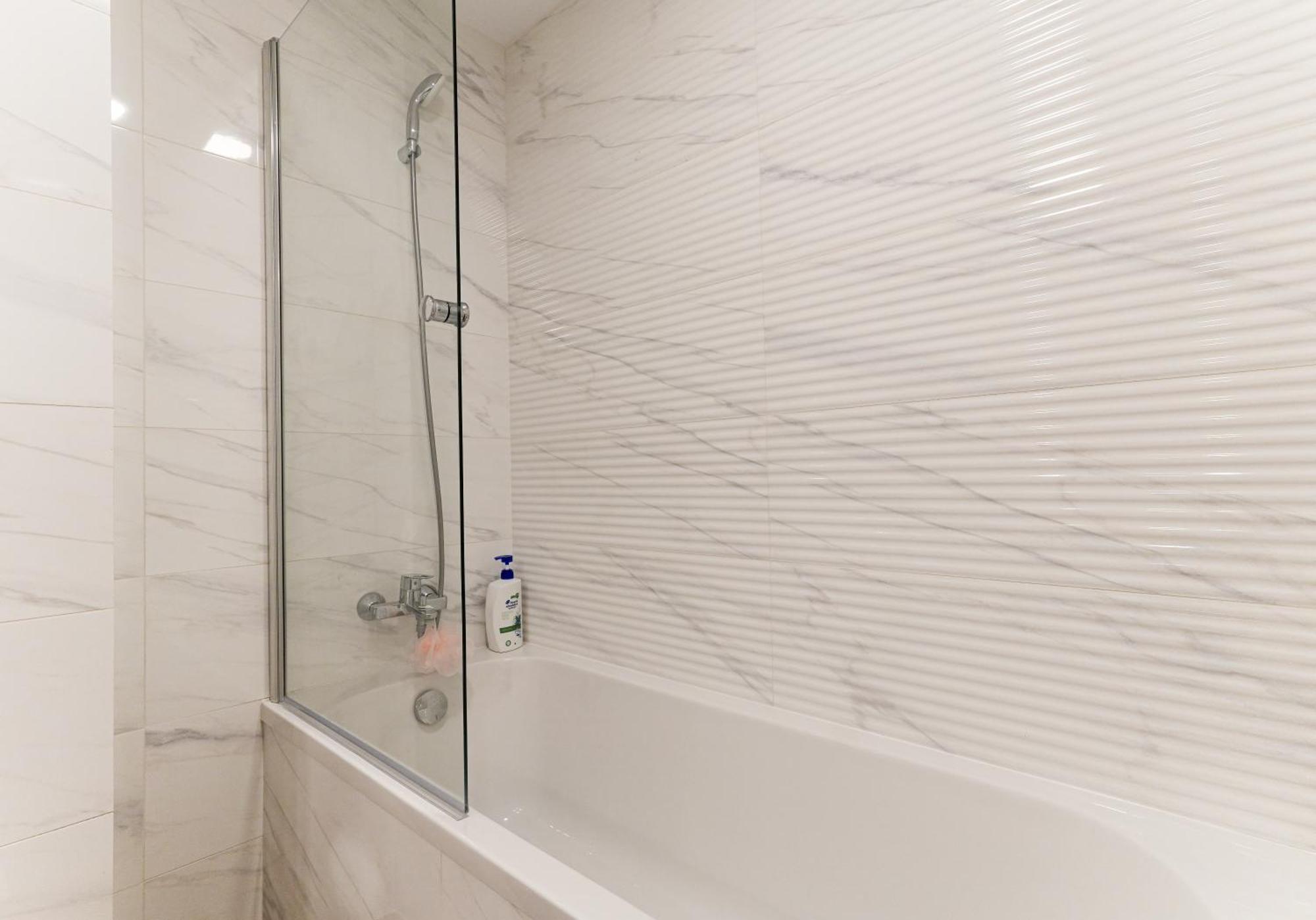 Sandra - Park-View Apt With Balcony & Parking บูคาเรสต์ ภายนอก รูปภาพ