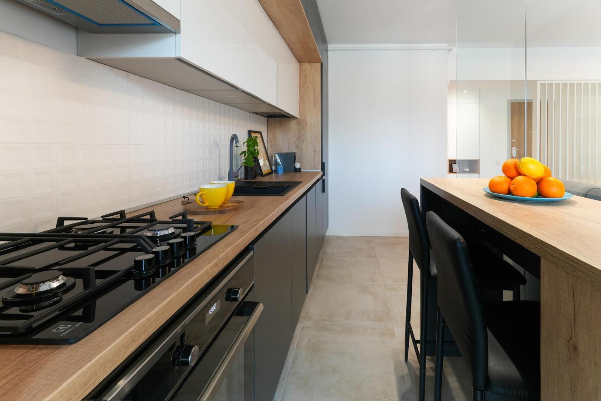 Sandra - Park-View Apt With Balcony & Parking บูคาเรสต์ ภายนอก รูปภาพ