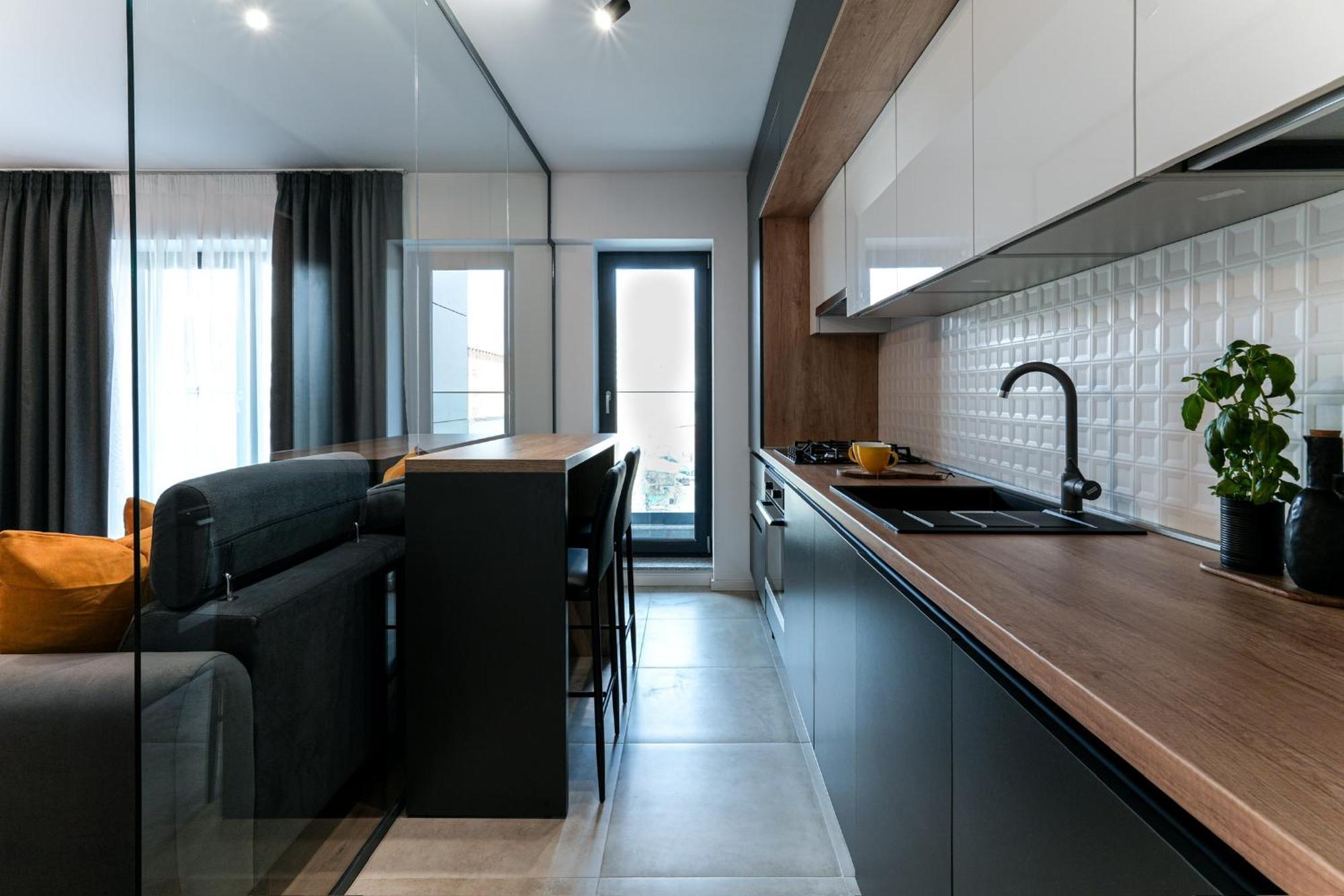 Sandra - Park-View Apt With Balcony & Parking บูคาเรสต์ ภายนอก รูปภาพ