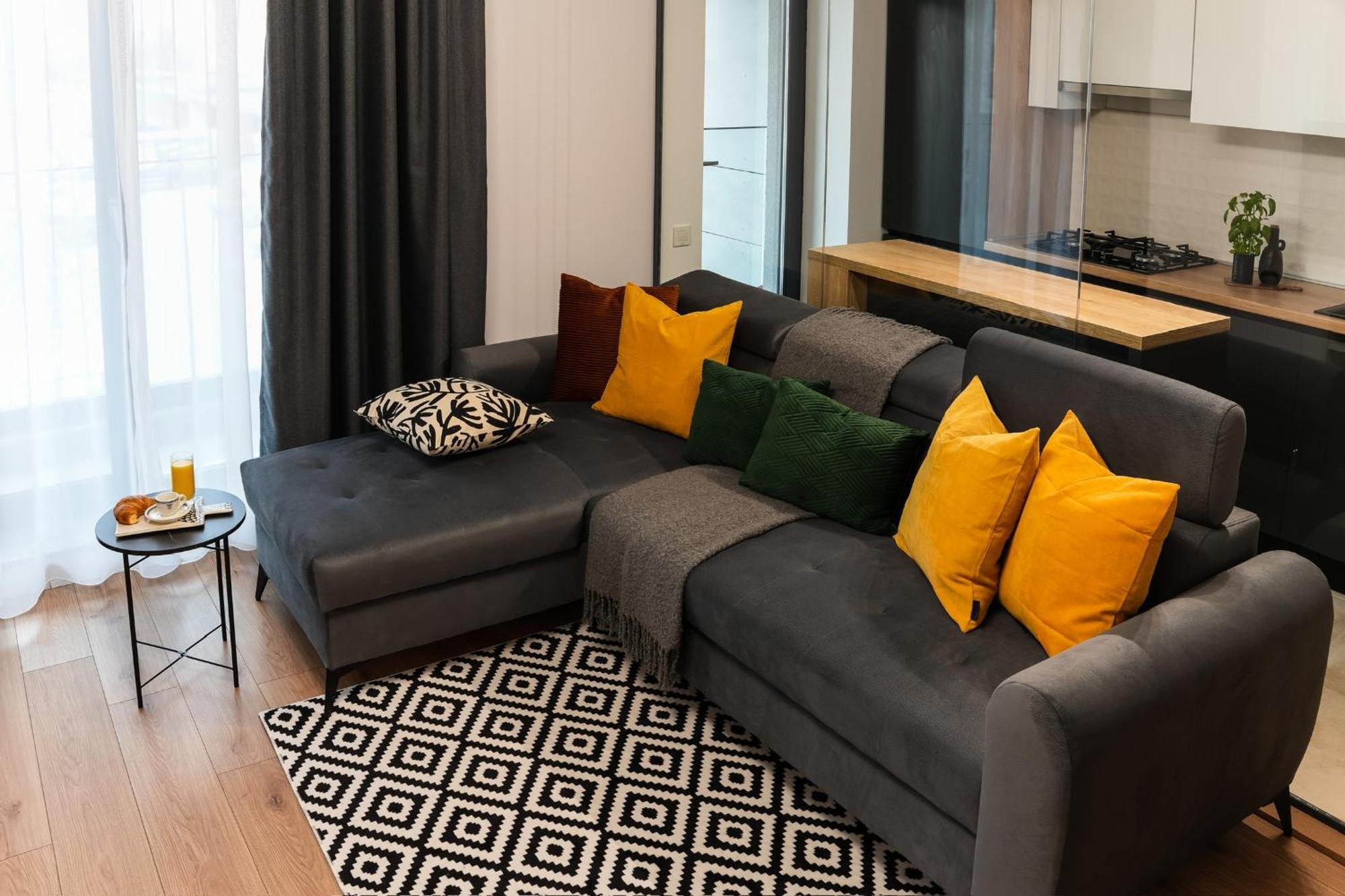Sandra - Park-View Apt With Balcony & Parking บูคาเรสต์ ภายนอก รูปภาพ