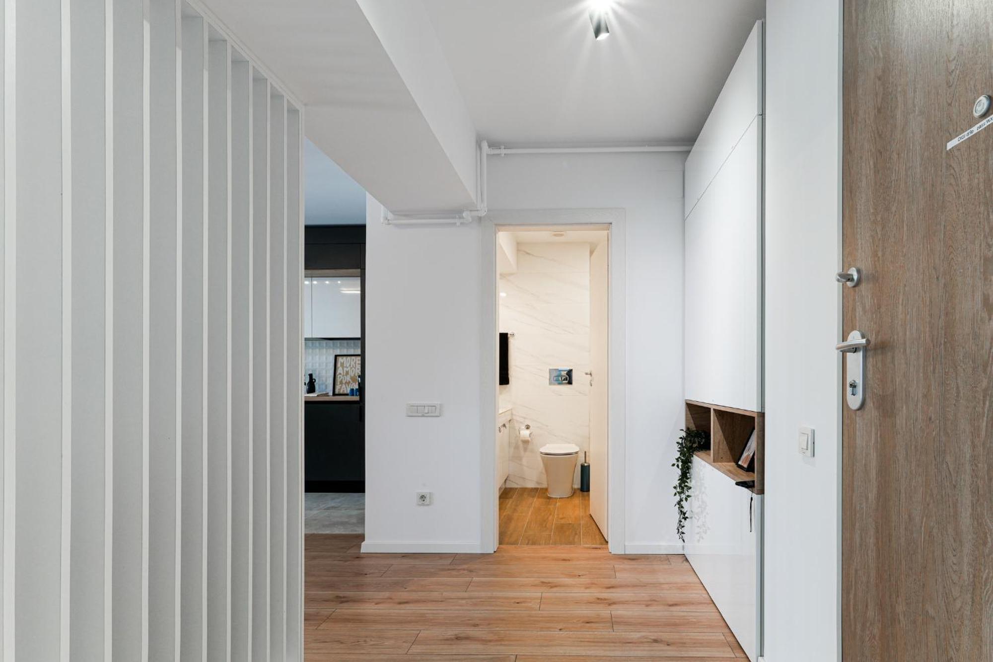 Sandra - Park-View Apt With Balcony & Parking บูคาเรสต์ ภายนอก รูปภาพ