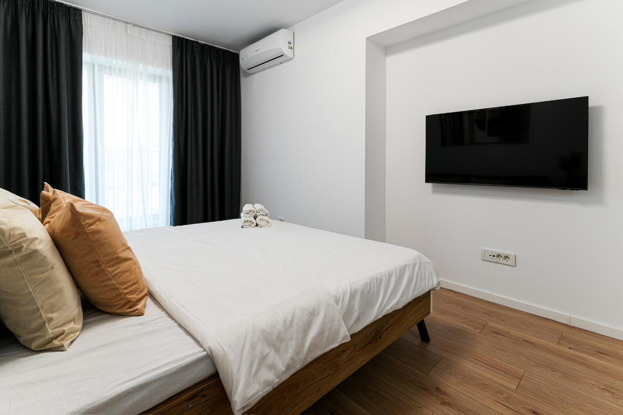 Sandra - Park-View Apt With Balcony & Parking บูคาเรสต์ ภายนอก รูปภาพ