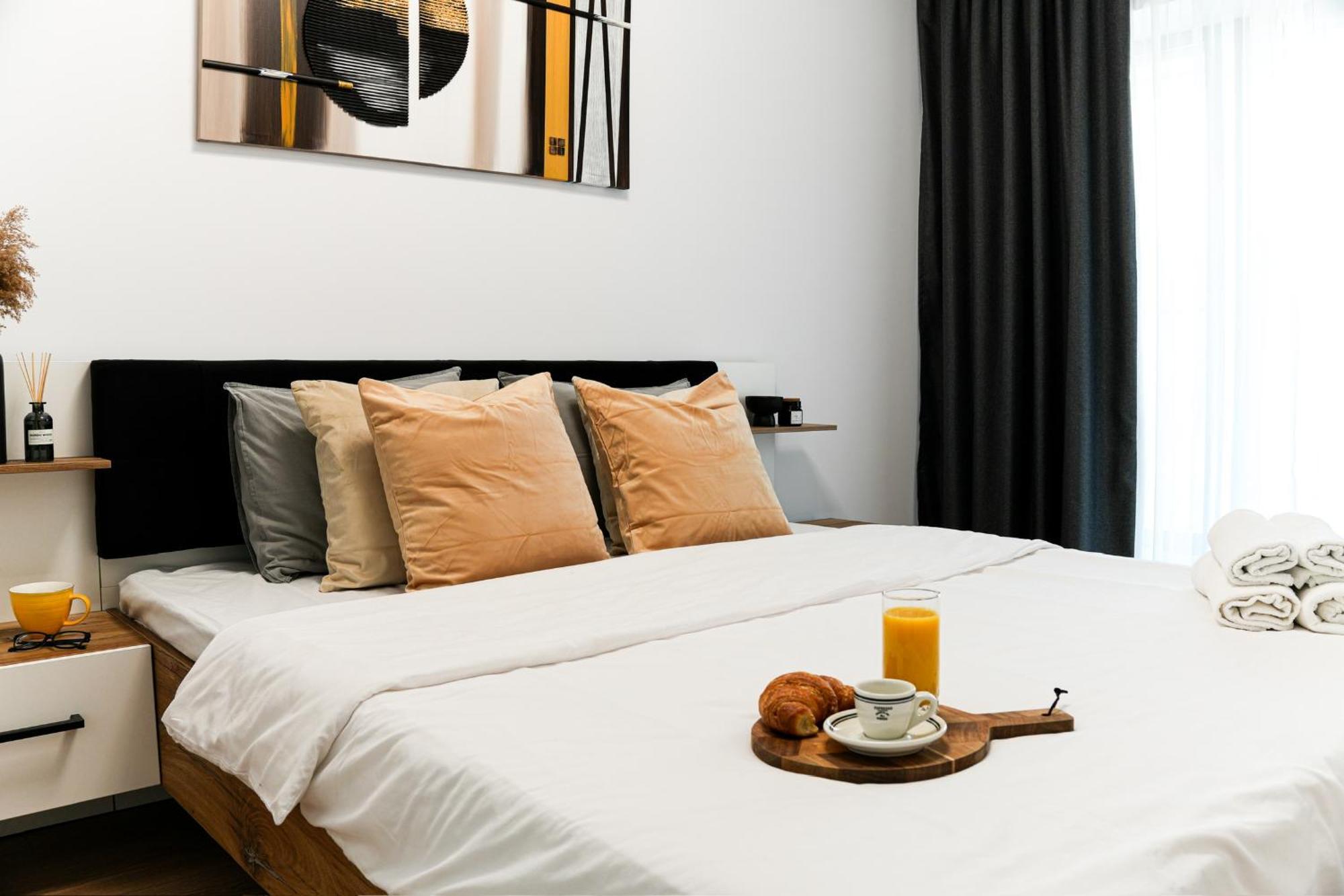 Sandra - Park-View Apt With Balcony & Parking บูคาเรสต์ ภายนอก รูปภาพ